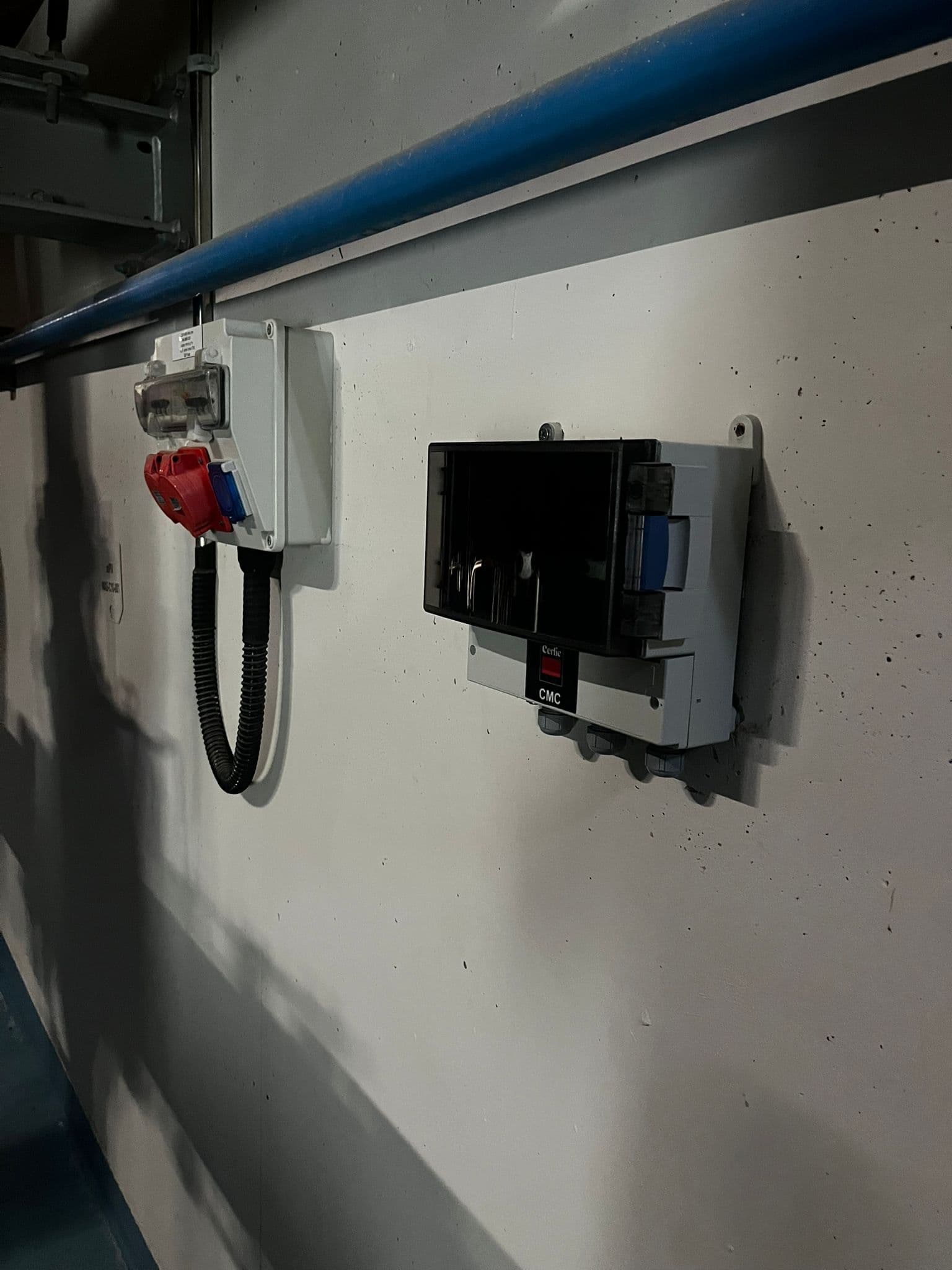 לוח בקרה חשמלי